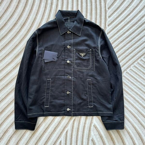 入手困難プラダ スーパーコピー Re-Nylon ブルゾンジャケット puj62384